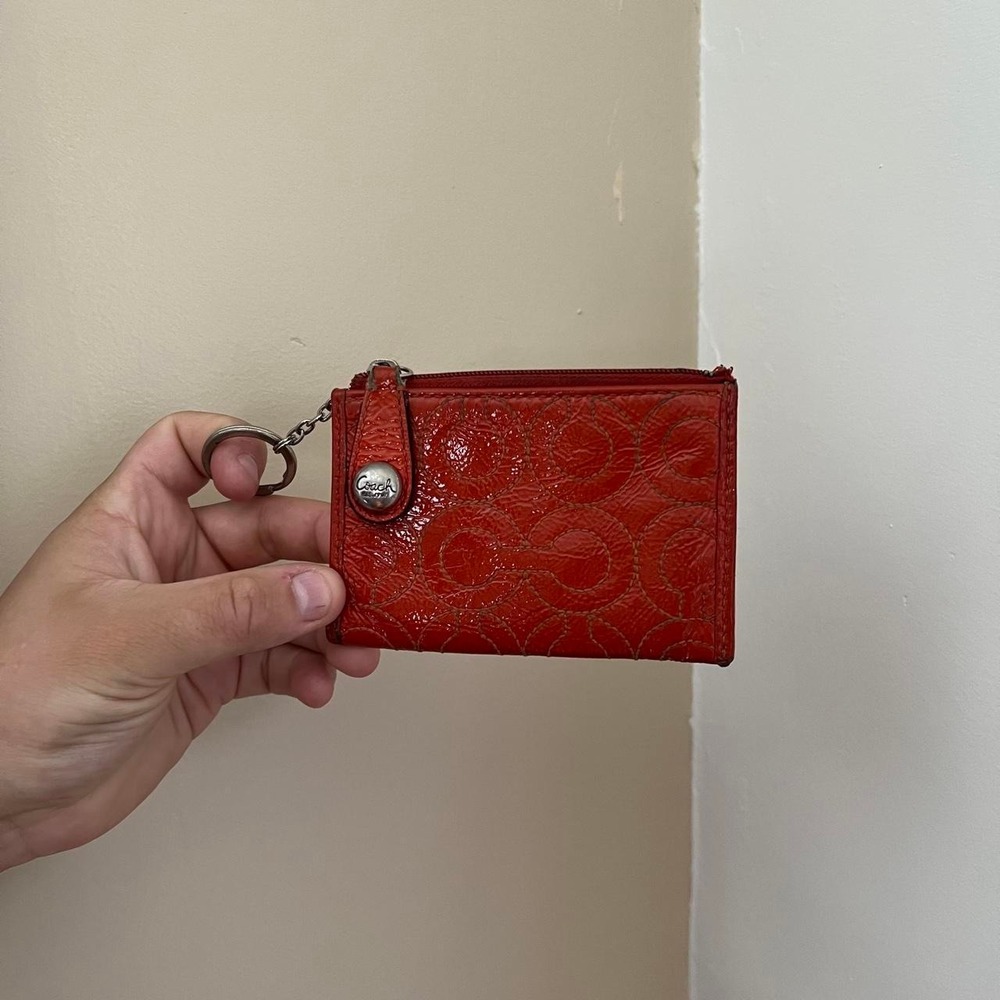 Y2K 2000s Coach Zip Top Leather wallet / keychain